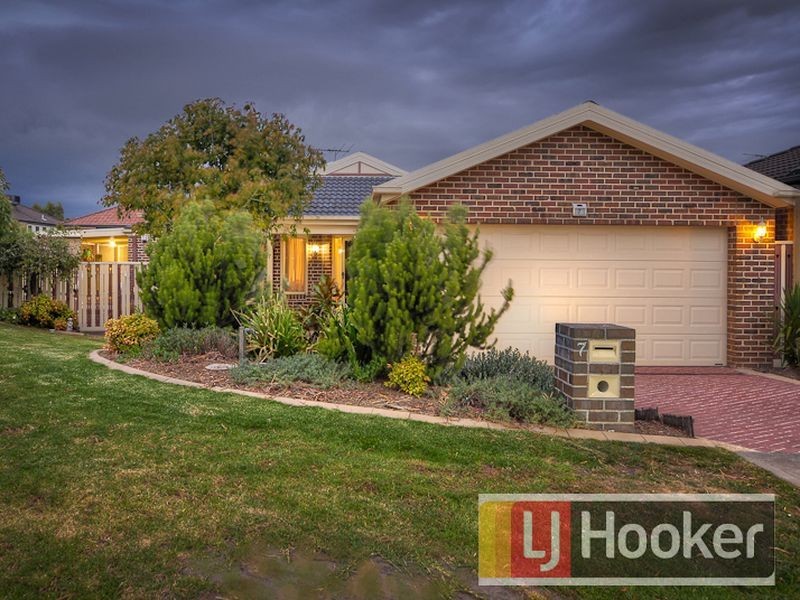 7 Lisson Court, Berwick VIC 3806