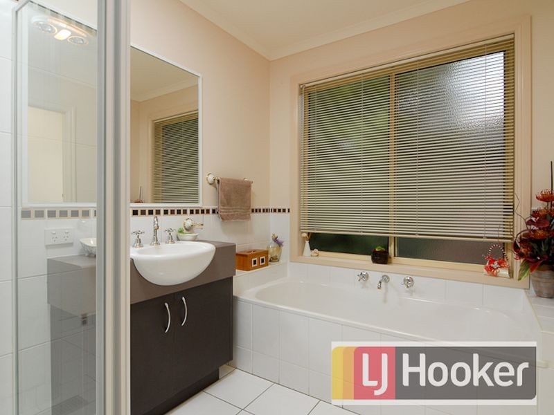 7 Lisson Court, Berwick VIC 3806