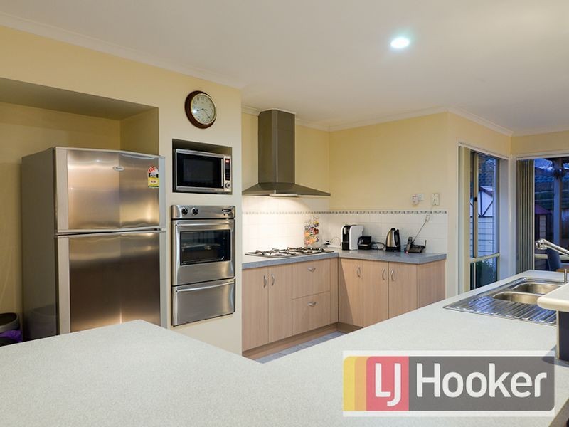 3 Grove Gardens, Berwick VIC 3806