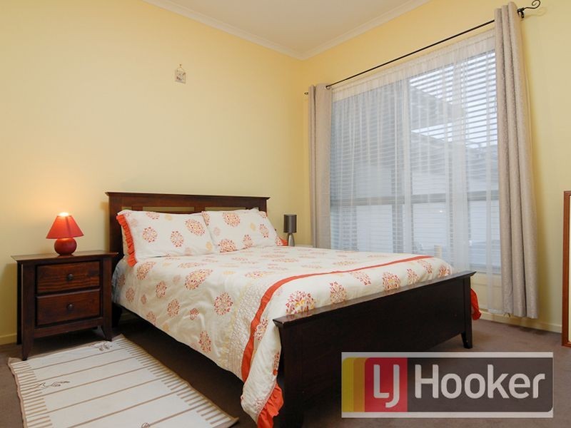 2/7 Roseville Court, Berwick VIC 3806