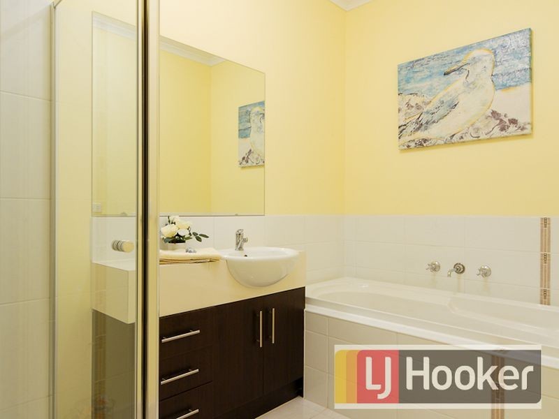 2/7 Roseville Court, Berwick VIC 3806