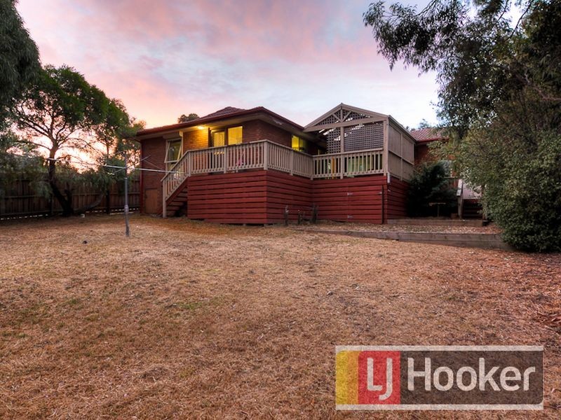 94 John Fawkner Drive, Endeavour Hills VIC 3802