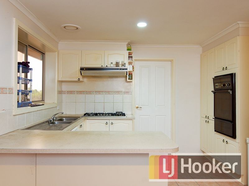 94 John Fawkner Drive, Endeavour Hills VIC 3802