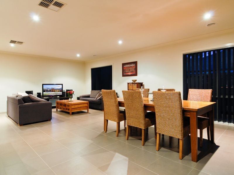 2 Florio Close, Berwick VIC 3806