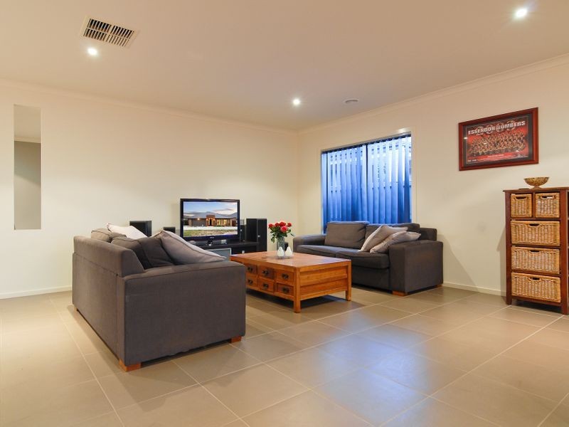 2 Florio Close, Berwick VIC 3806