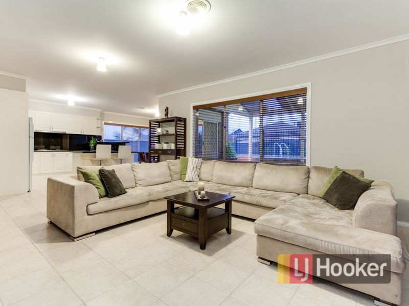 2 Holder Place, Berwick VIC 3806