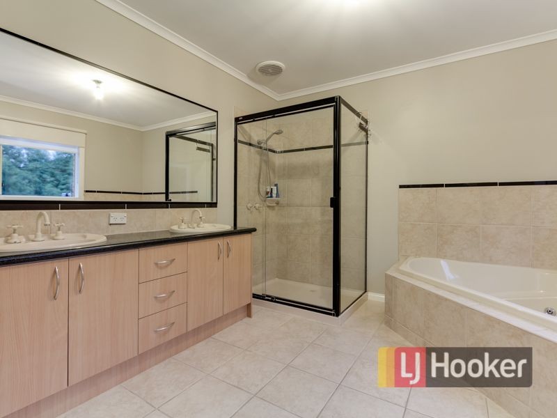 2 Holder Place, Berwick VIC 3806