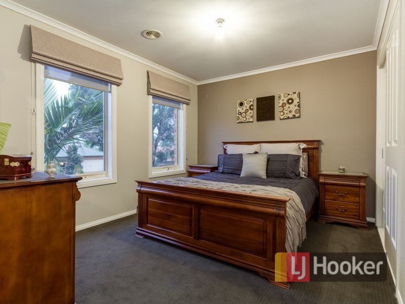 2 Holder Place, Berwick VIC 3806