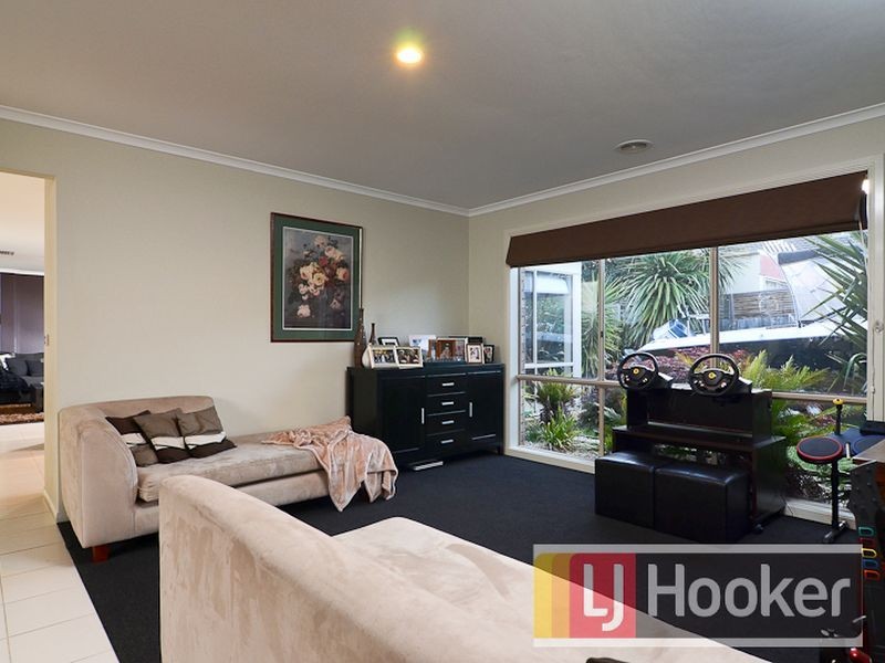 54 Hartsmere Drive, Berwick VIC 3806
