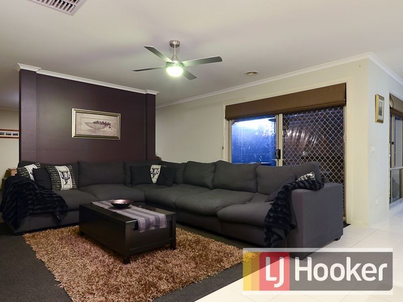 54 Hartsmere Drive, Berwick VIC 3806