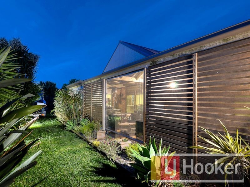 54 Hartsmere Drive, Berwick VIC 3806