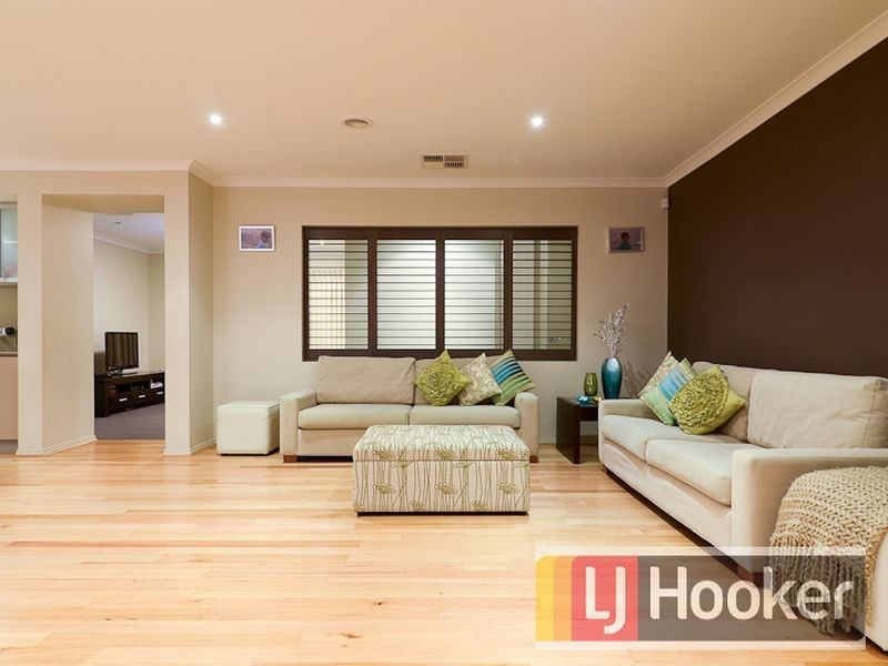 27 Bernly Boulevard, Berwick VIC 3806