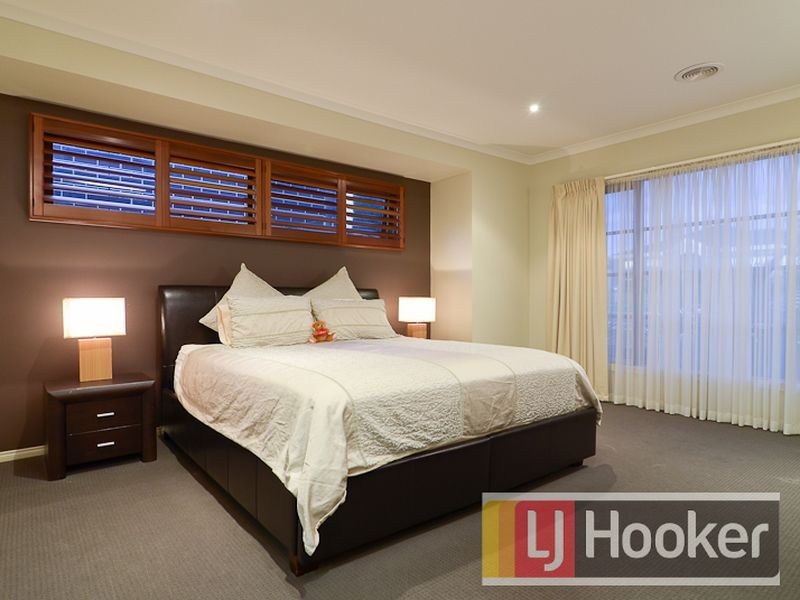 27 Bernly Boulevard, Berwick VIC 3806