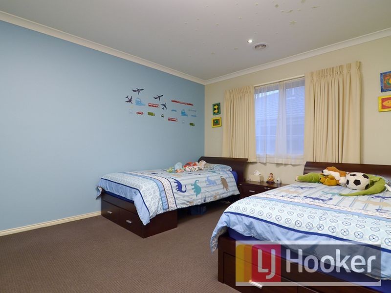 27 Bernly Boulevard, Berwick VIC 3806