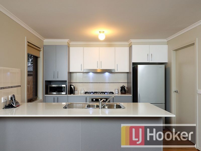 2/22 Lyle Avenue, Beaconsfield VIC 3807
