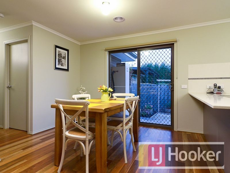 2/22 Lyle Avenue, Beaconsfield VIC 3807