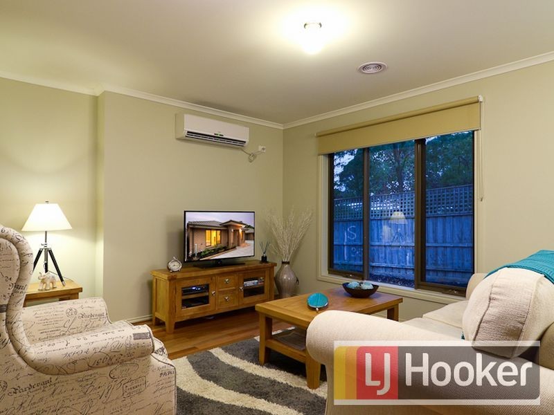 2/22 Lyle Avenue, Beaconsfield VIC 3807