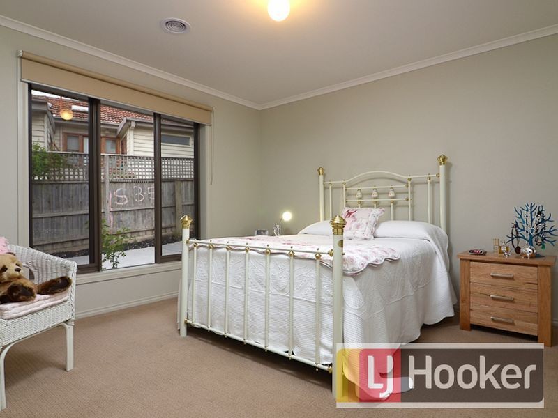 2/22 Lyle Avenue, Beaconsfield VIC 3807