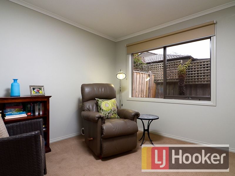 2/22 Lyle Avenue, Beaconsfield VIC 3807