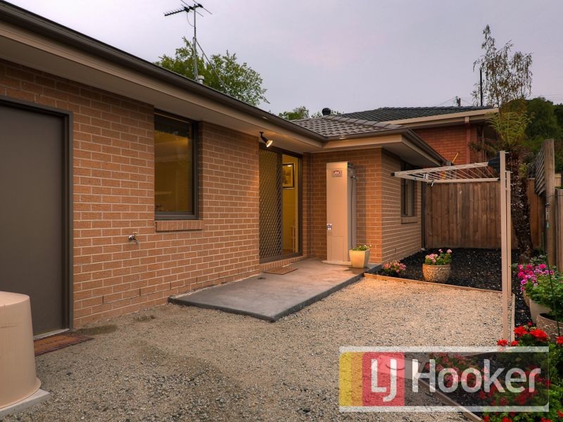 2/22 Lyle Avenue, Beaconsfield VIC 3807