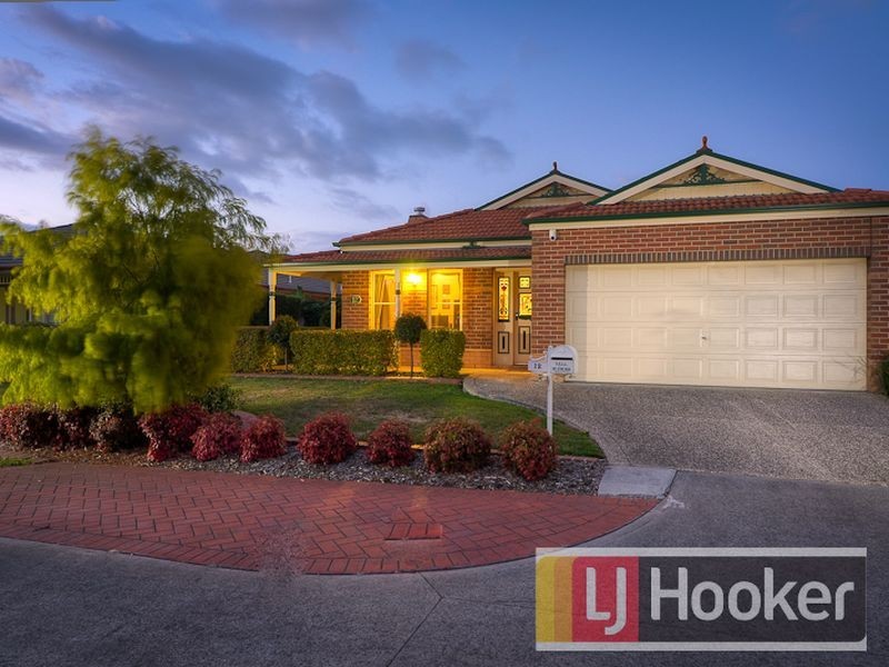 12 Don Collins Way, Berwick VIC 3806