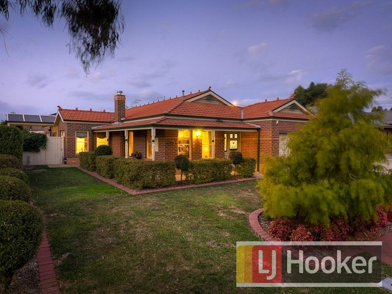 12 Don Collins Way, Berwick VIC 3806