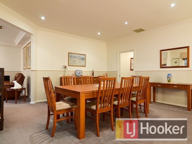 12 Don Collins Way, Berwick VIC 3806