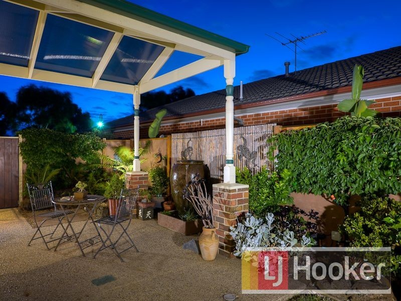 12 Don Collins Way, Berwick VIC 3806