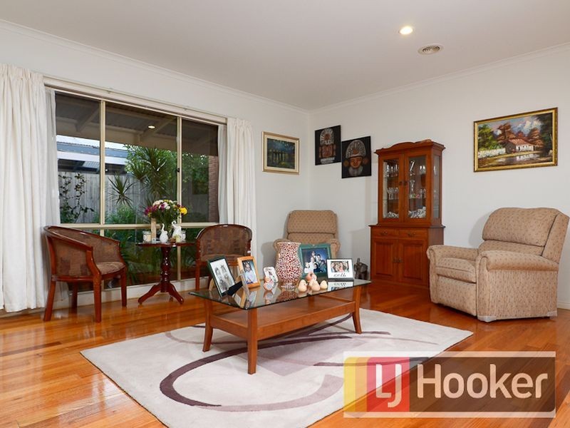 9 Grand Arch Way, Berwick VIC 3806