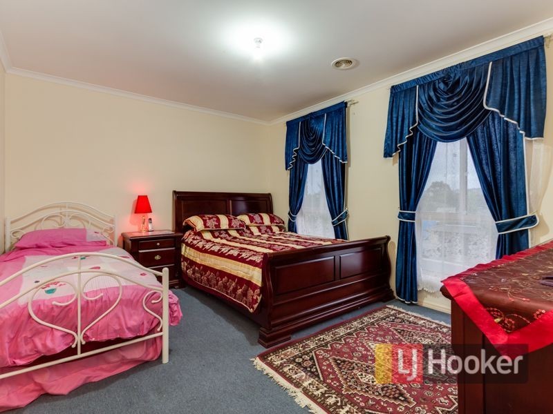 2 The Estuary, Hallam VIC 3803