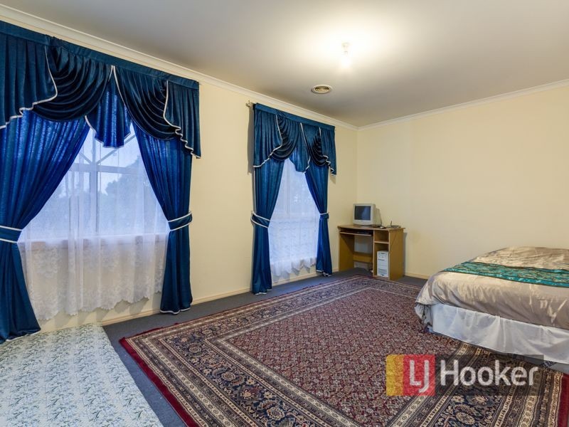 2 The Estuary, Hallam VIC 3803