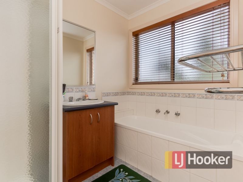 2 The Estuary, Hallam VIC 3803