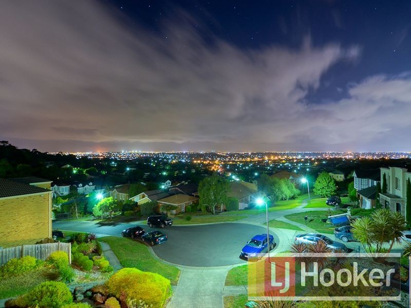 8 Dirkala Retreat, Berwick VIC 3806