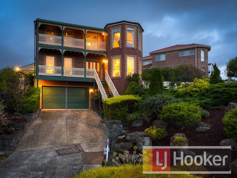 8 Dirkala Retreat, Berwick VIC 3806