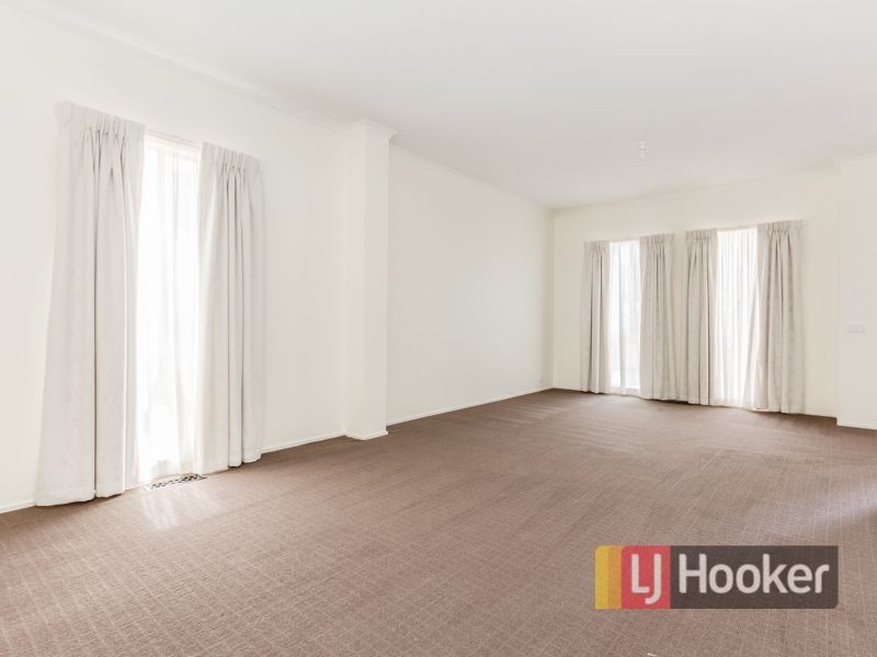 6 Halifax Drive, Berwick VIC 3806