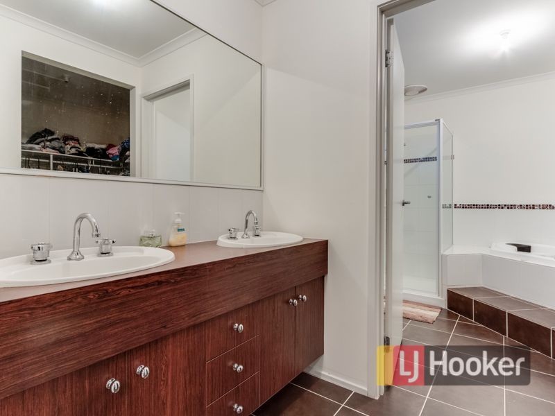 6 Halifax Drive, Berwick VIC 3806