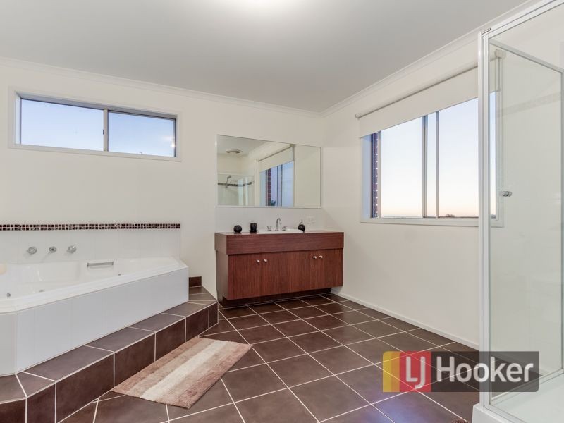 6 Halifax Drive, Berwick VIC 3806