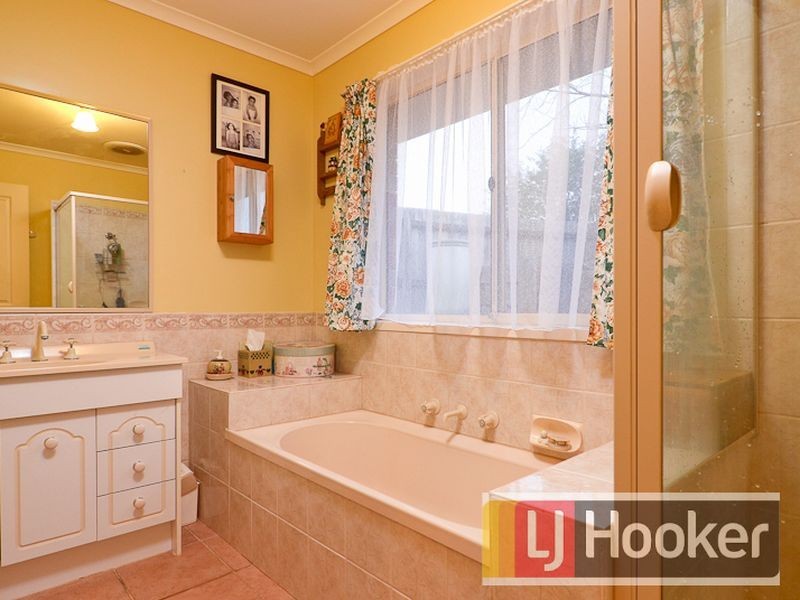 10 Yiota Court, Berwick VIC 3806