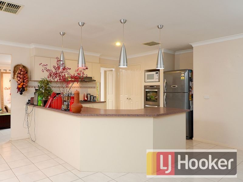 98 Golf Links Road, Berwick VIC 3806