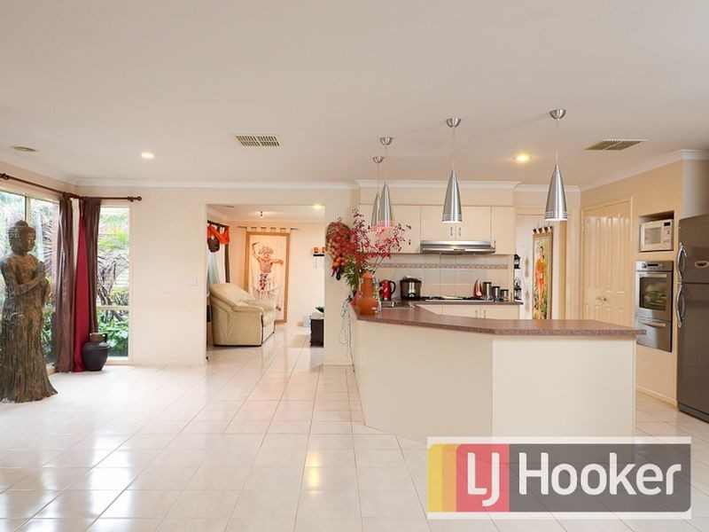 98 Golf Links Road, Berwick VIC 3806
