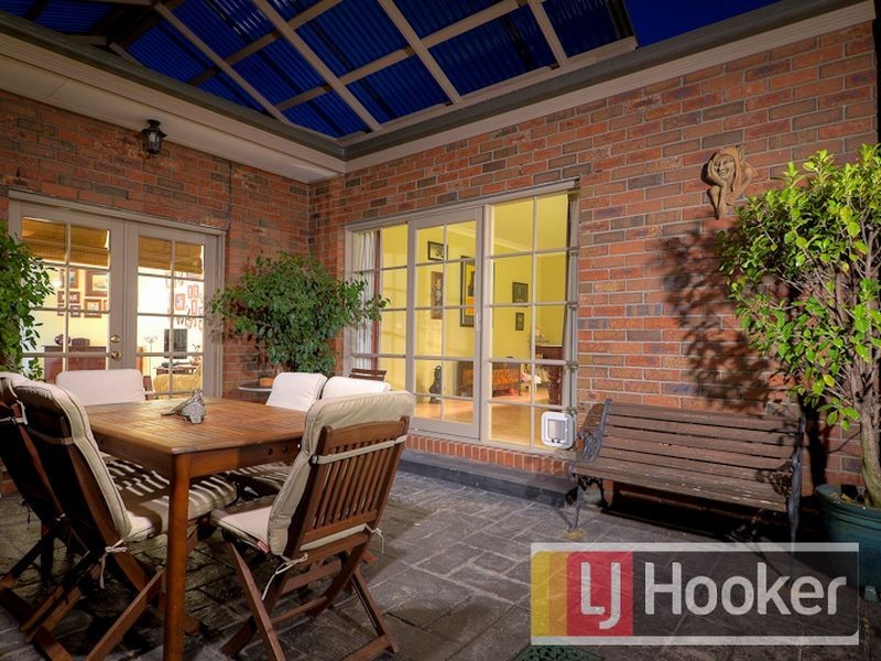 10 Carrington Place, Berwick VIC 3806