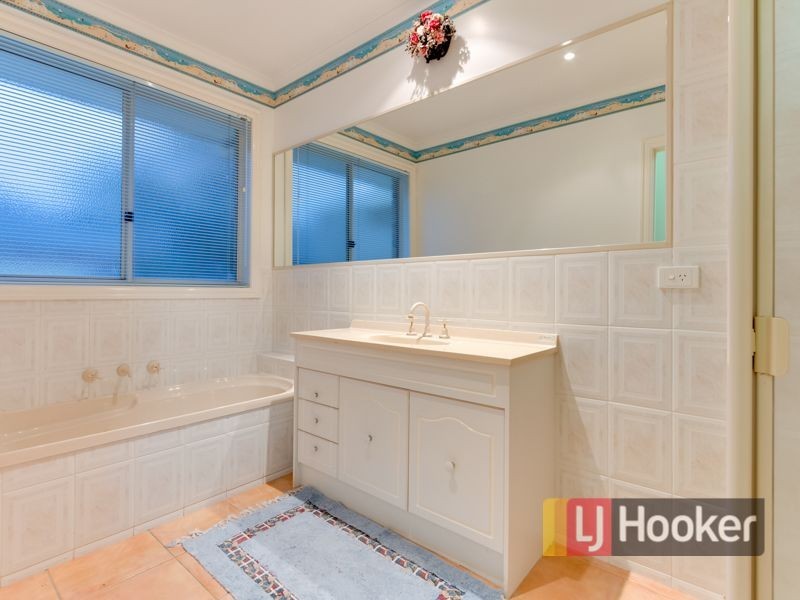 25 Mulguthrie Court, Hallam VIC 3803