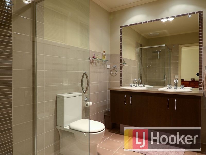 18 Viewpoint Place, Berwick VIC 3806