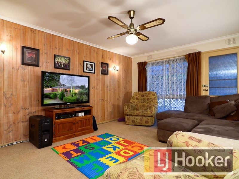 20 Greenlaw Crescent, Berwick VIC 3806