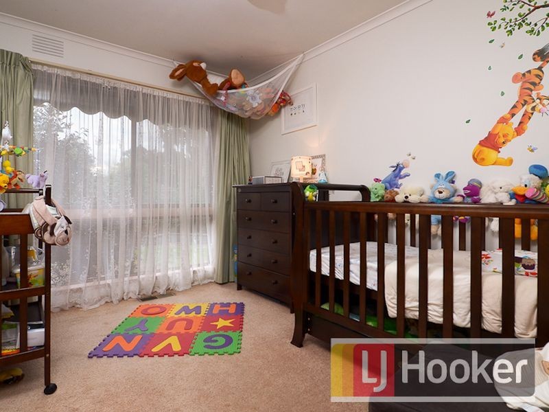 20 Greenlaw Crescent, Berwick VIC 3806