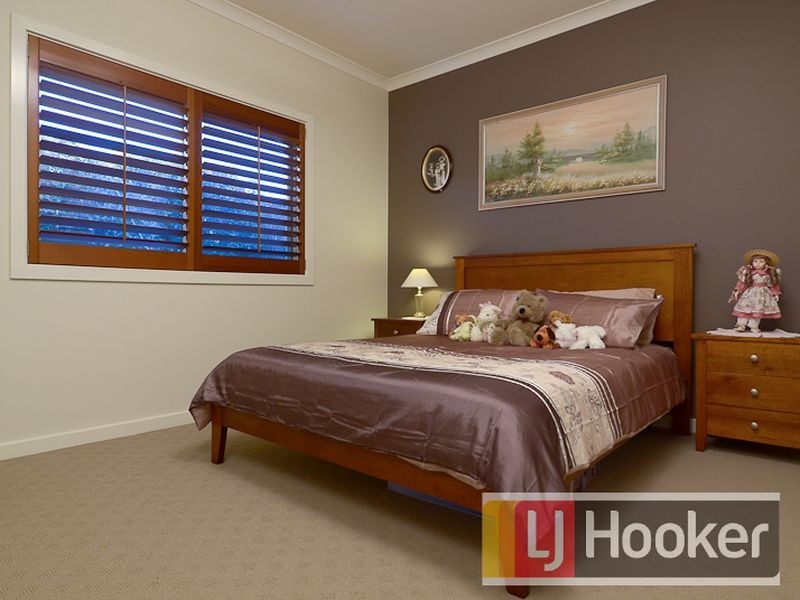 10 Don Collins Way, Berwick VIC 3806