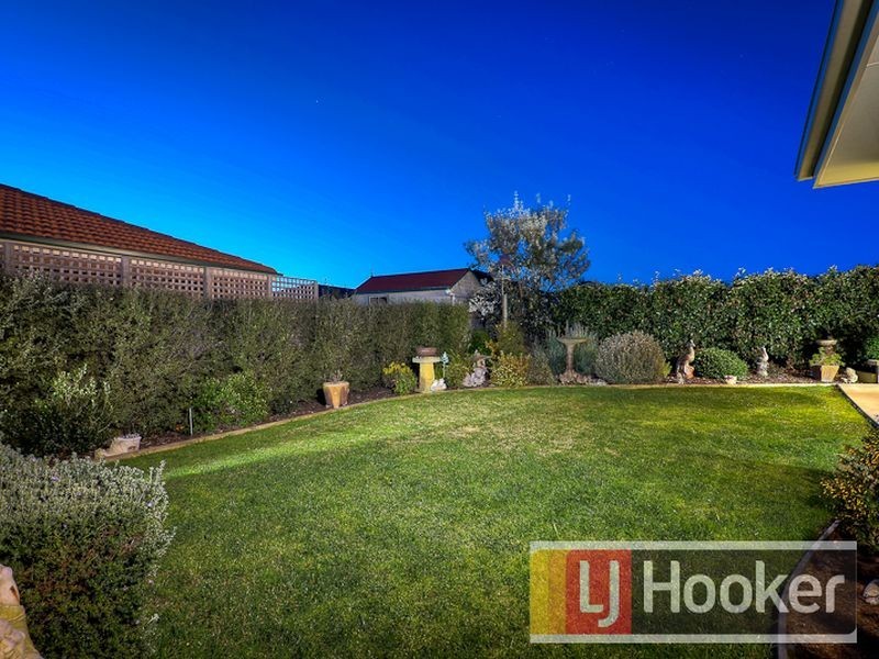 10 Don Collins Way, Berwick VIC 3806