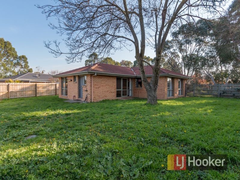 18 Tenandra Court, Berwick VIC 3806