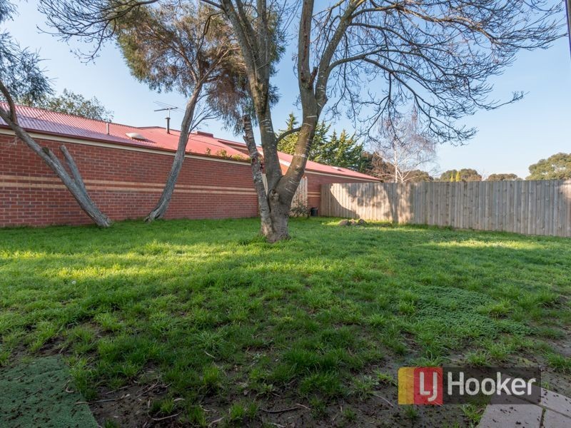 18 Tenandra Court, Berwick VIC 3806