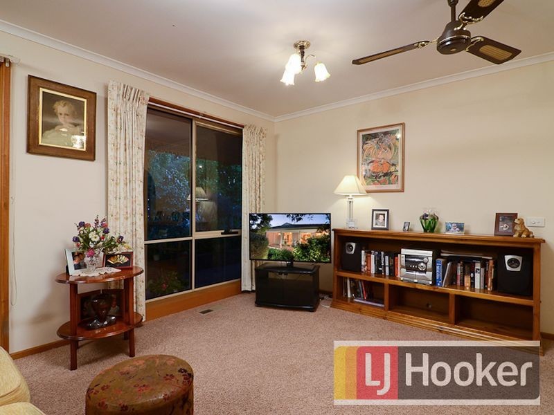 52 Lawrence Drive, Berwick VIC 3806